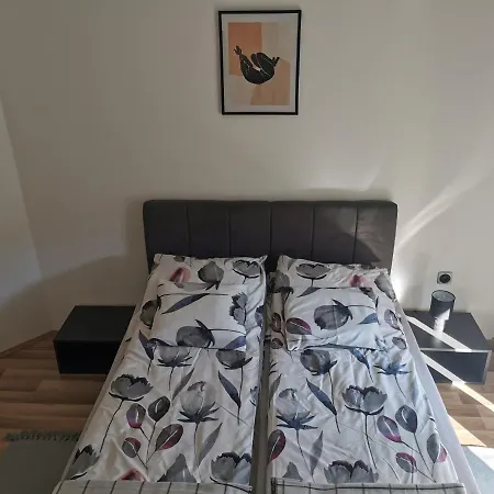 Apartment Nacional 3 *